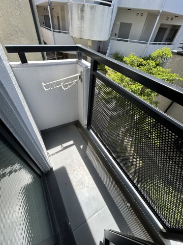 バルコニー　陽当たり良好なバルコニーです