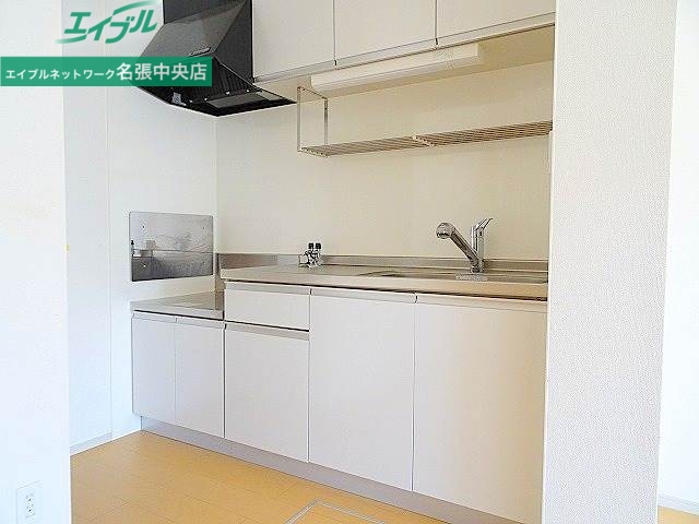 キッチン　同物件別部屋の写真です