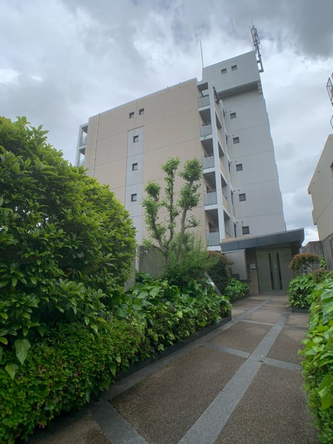 建物外観　オートロック完備で安心のセキュリティ♪