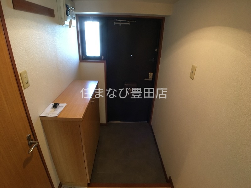 玄関　同型別部屋写真