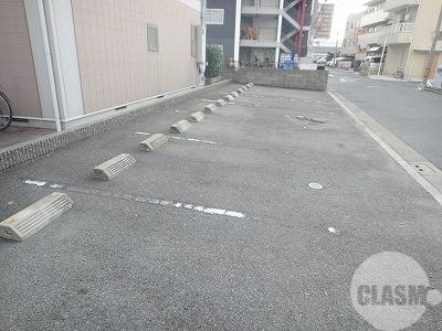 駐車場　敷地内平面駐車場