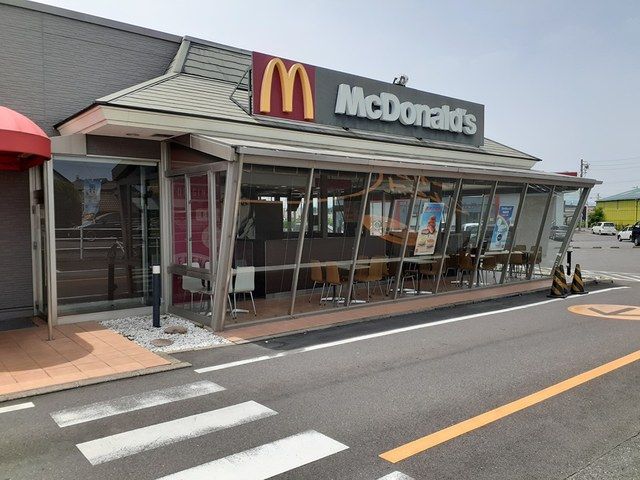 飲食店　マクドナルド　黒田店（飲食店）まで230m