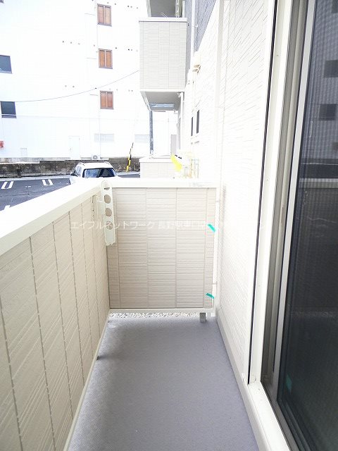 バルコニー　※写真は102号室のものです。（参考）