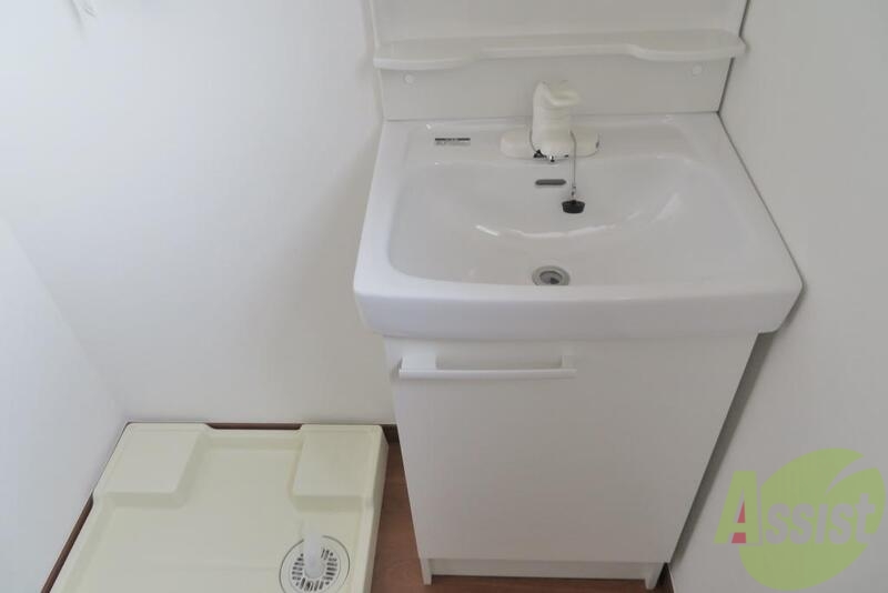 洗面設備　洗面は独立しているので、朝の準備などにどうぞ。