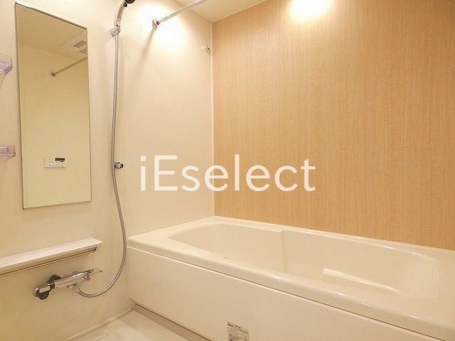 バス・シャワールーム　ゆったりとした一坪の浴室は魅力的です