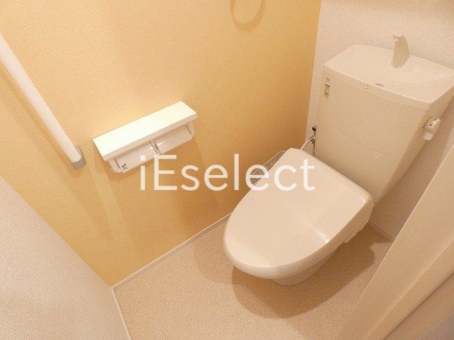 トイレ　温水洗浄便座もございます