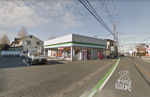 コンビニ　ファミリーマート伊奈本町店（コンビニ）まで405m