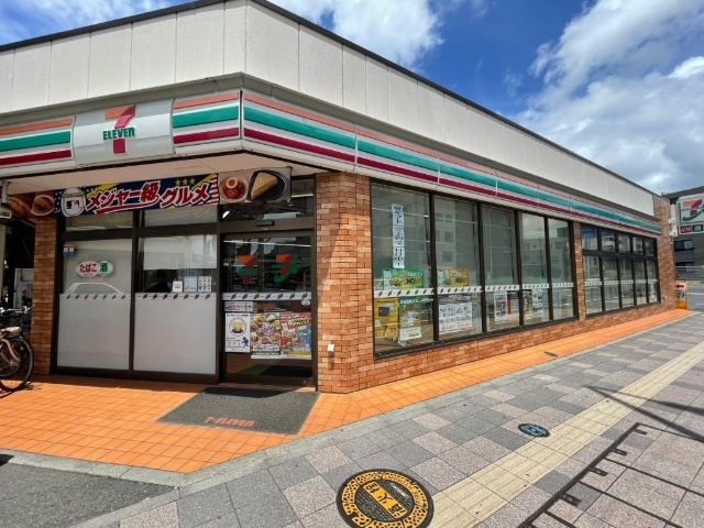 コンビニ　セブンイレブン横浜大口通店（コンビニ）まで116m