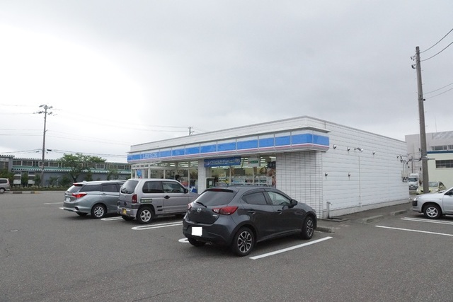 コンビニ　ローソン柏崎田中店（コンビニ）まで518m