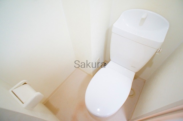トイレ　落ち着いた色調のトイレです♪
