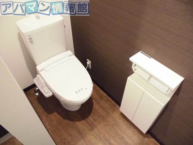 トイレ　※別号室のお写真になります