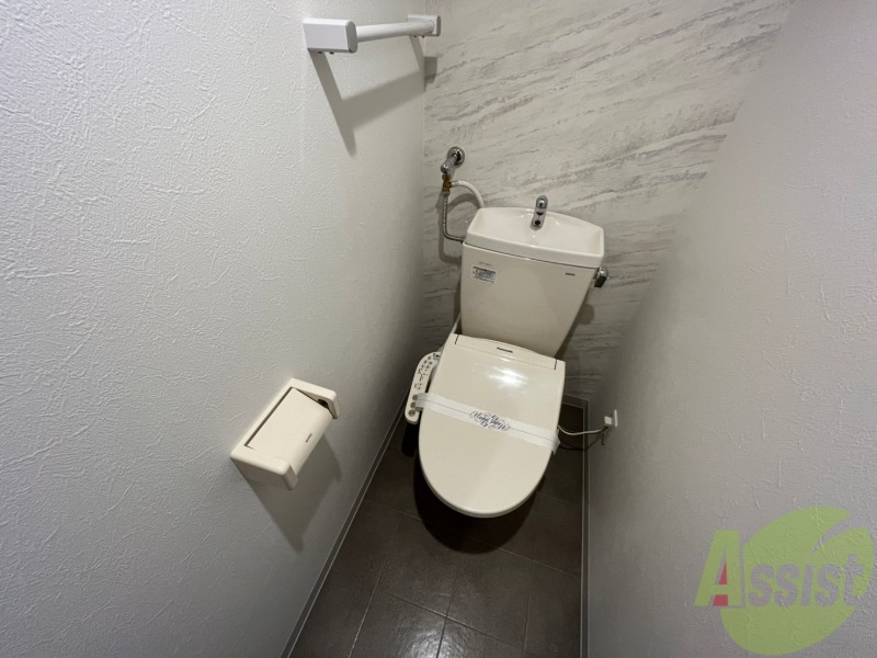 トイレ　こちらはトイレです。清潔感があり、安心して使用できます。