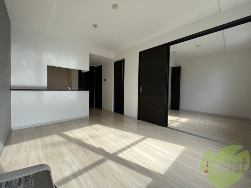 居室・リビング　広くてキレイなお部屋が広がっていて、充実した生活が送れそう。