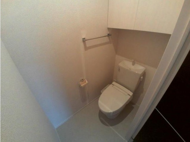 トイレ　※同建物の別のお部屋の写真です。