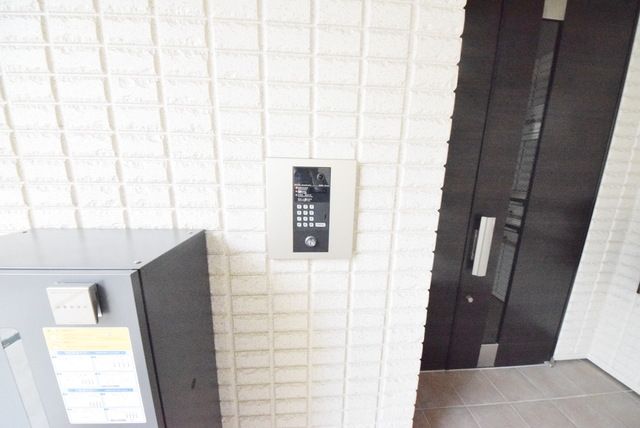 エントランス　安心のオートロック対応