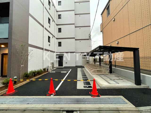 駐車場　車をお持ちの方に嬉しい駐車場付きの物件です