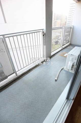 バルコニー　バルコニー付きで採光＆風通し良好！