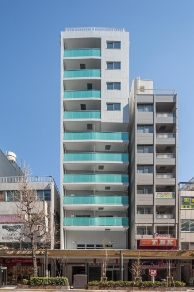 建物外観　鉄筋コンクリート造のがっちりとした建物。