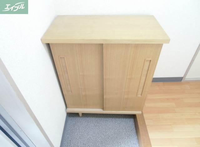 玄関　同物件別部屋