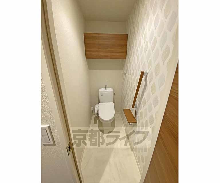 トイレ　ウォシュレット機能付きトイレです。