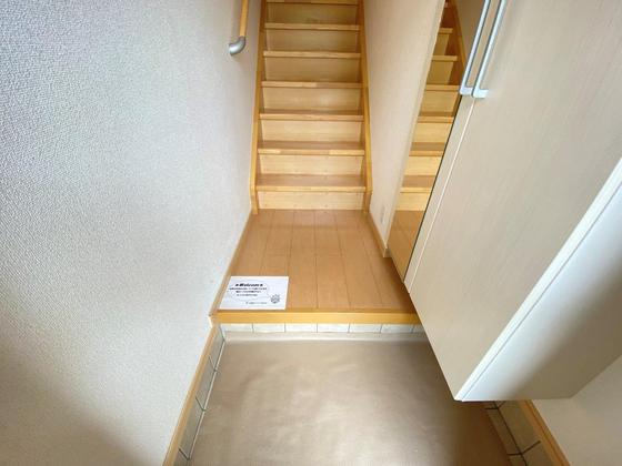 玄関　※別部屋の写真です