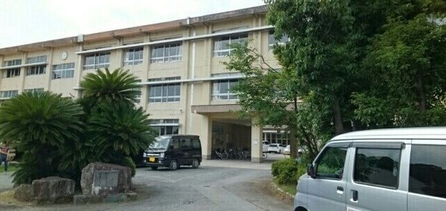小学校　豊川市立国府小学校（小学校）まで900m