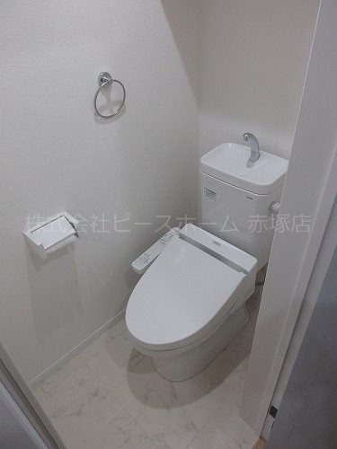 トイレ　別号室参考写真