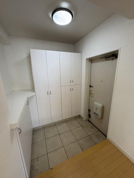 玄関　※写真は別部屋、イメージ写真です。