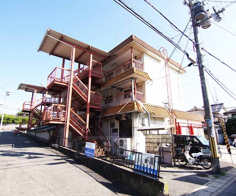 その他共有部分　建物の裏手から。