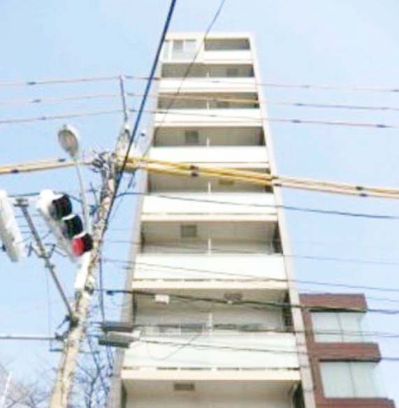 建物外観　★外壁タイル張り、重厚感のある外観★