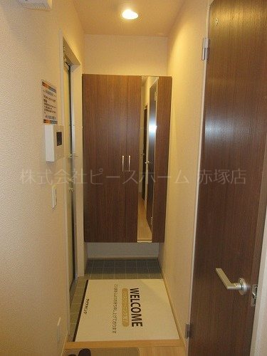 玄関　※別号室参考写真
