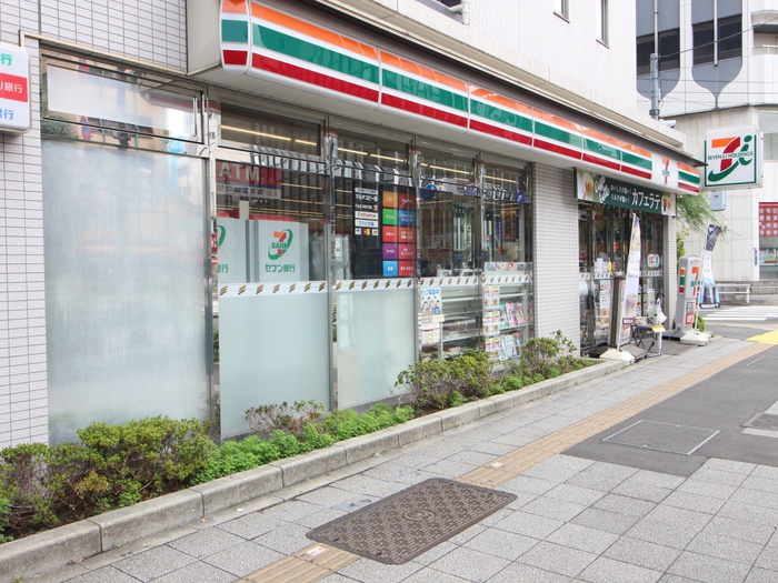 コンビニ　セブンイレブン（コンビニ）まで76m