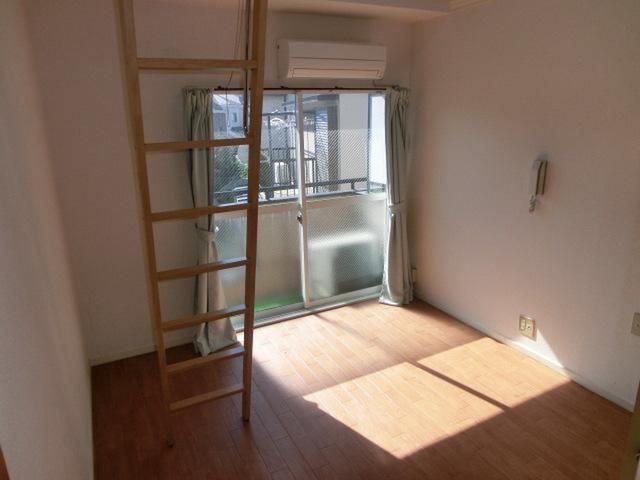 眺望　明るい室内　エアコン付き