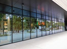 スーパー　ライフコモレ四谷店（スーパー）まで359m