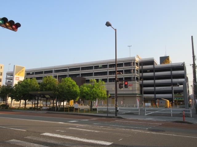 スーパー　アピタ金沢店（スーパー）まで561m