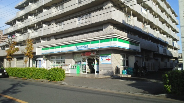 コンビニ　ファミリーマート　浦和根岸店（コンビニ）まで750m