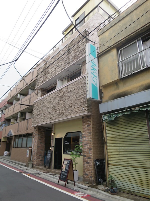 建物外観　３階建てマンション！