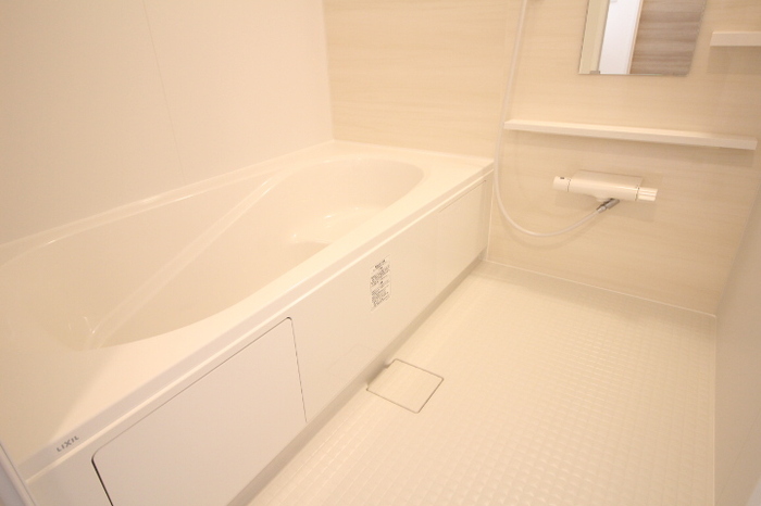 バス・シャワールーム　コンパクトで使いやすいお風呂です