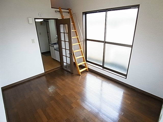 居室・リビング　同一物件別部屋写真