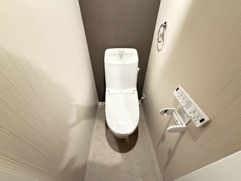 深草小久保町 新築アパートのトイレ写真