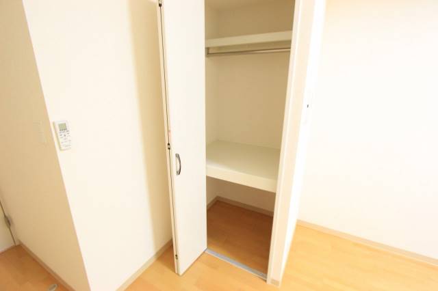 収納　２段になっていて便利です。