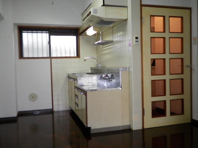 その他　キッチン前
