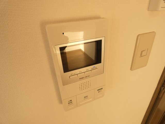 セキュリティ　安心のモニターホン完備。