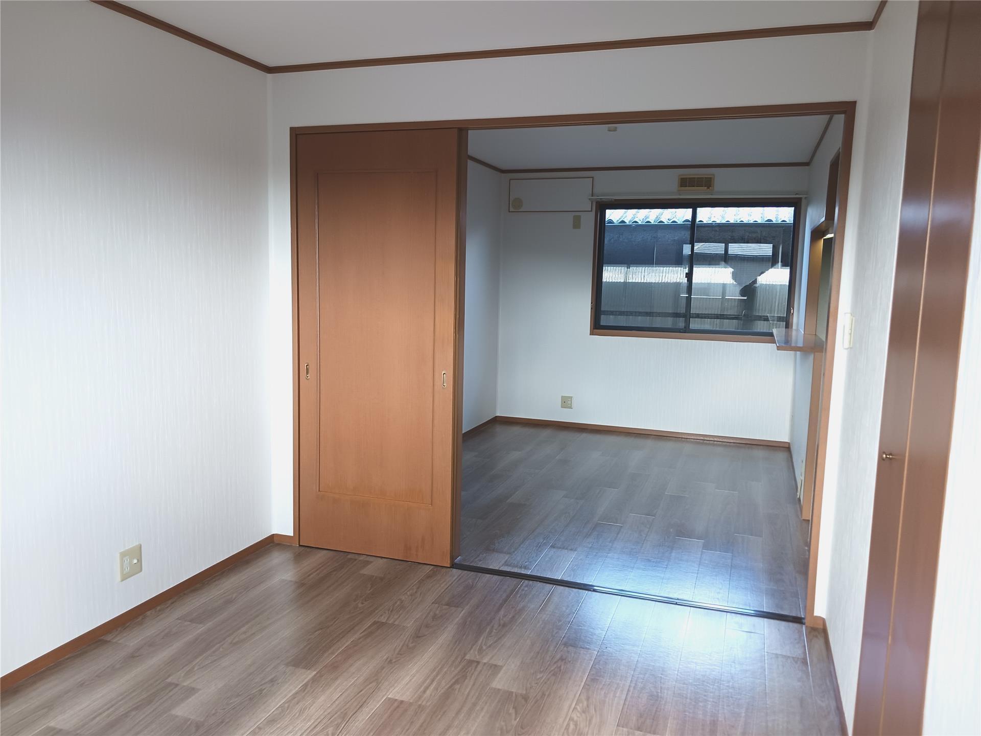 居室・リビング　※写真は反転タイプのお部屋です。