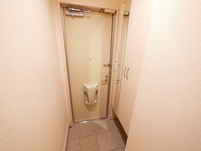 玄関　収納もある玄関です