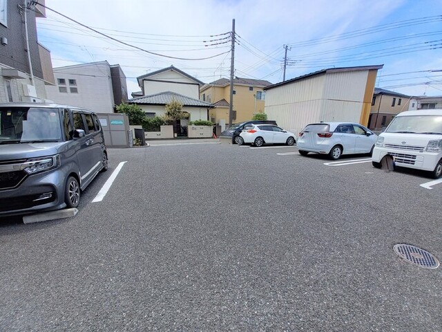 駐車場　駐車場