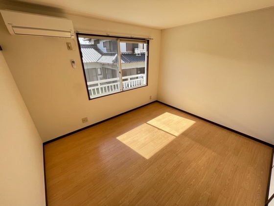 居室・リビング　※別部屋の写真です