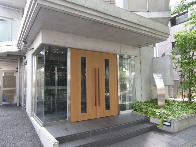 エントランス　★お問い合わせはタウンハウジングまで★