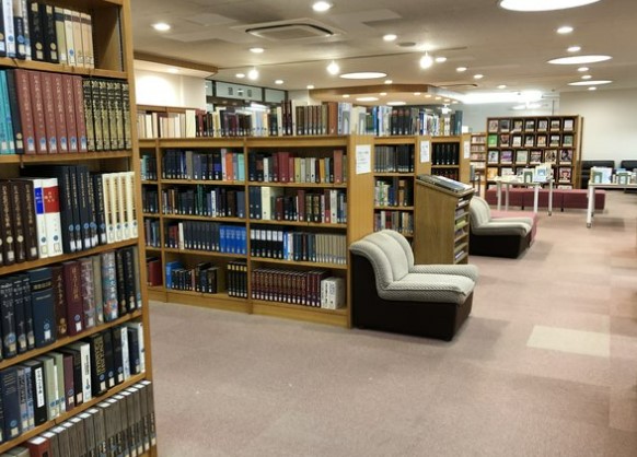 図書館　東京交通短期大学図書館（図書館）まで27m