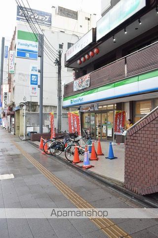コンビニ　ファミリーマート（コンビニ）まで160m